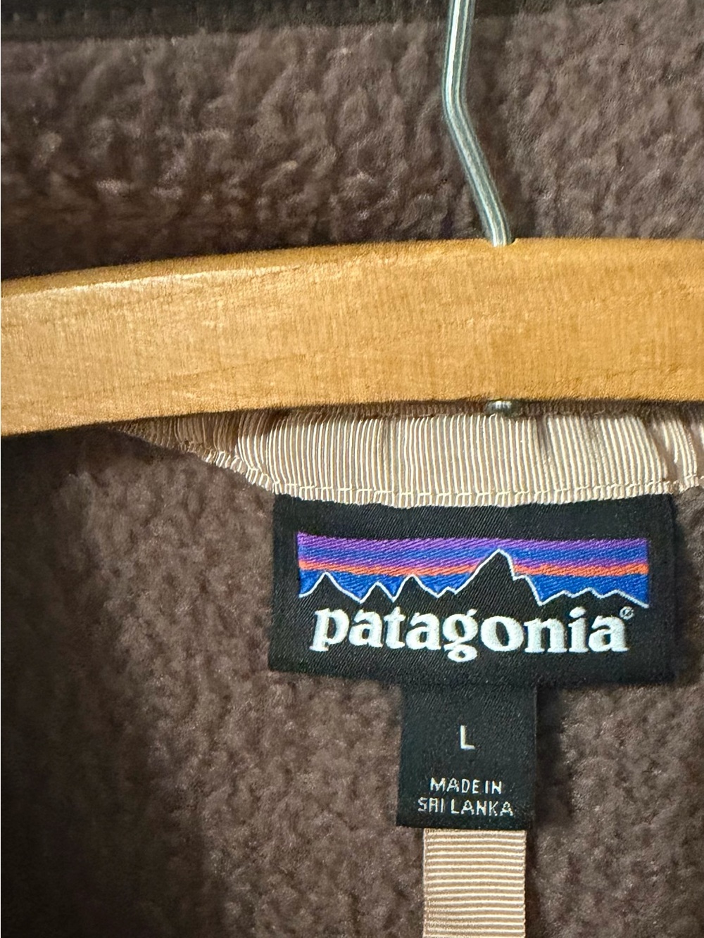 Patagonia Women's Retro Pile Fleece Vest Beech Brown - Picture 3 of 3